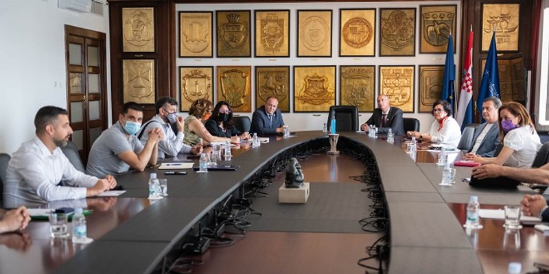 SASTANAK SA SPLITSKIM PODUZETNICIMA Puljak: 'Za mene ne postoji podjela na javni i privatni sektor'