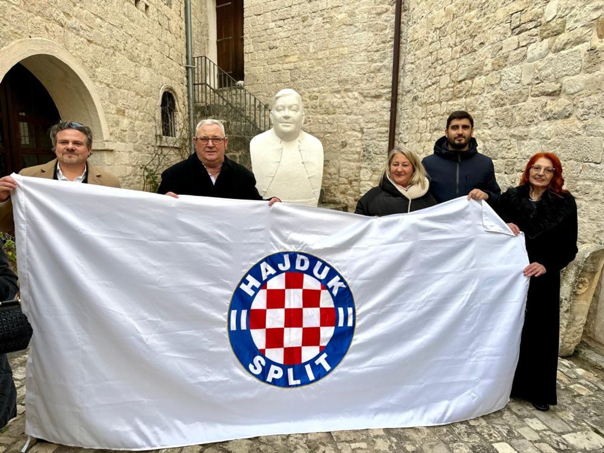 Spomenik Vinku Coci | foto: Veljko Martinović