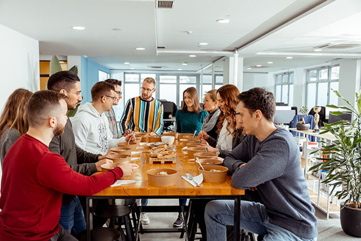 Kako osigurati ručak svojim zaposlenicima? Imamo idealno rješenje za vas - dobartek.hr na poslu! 