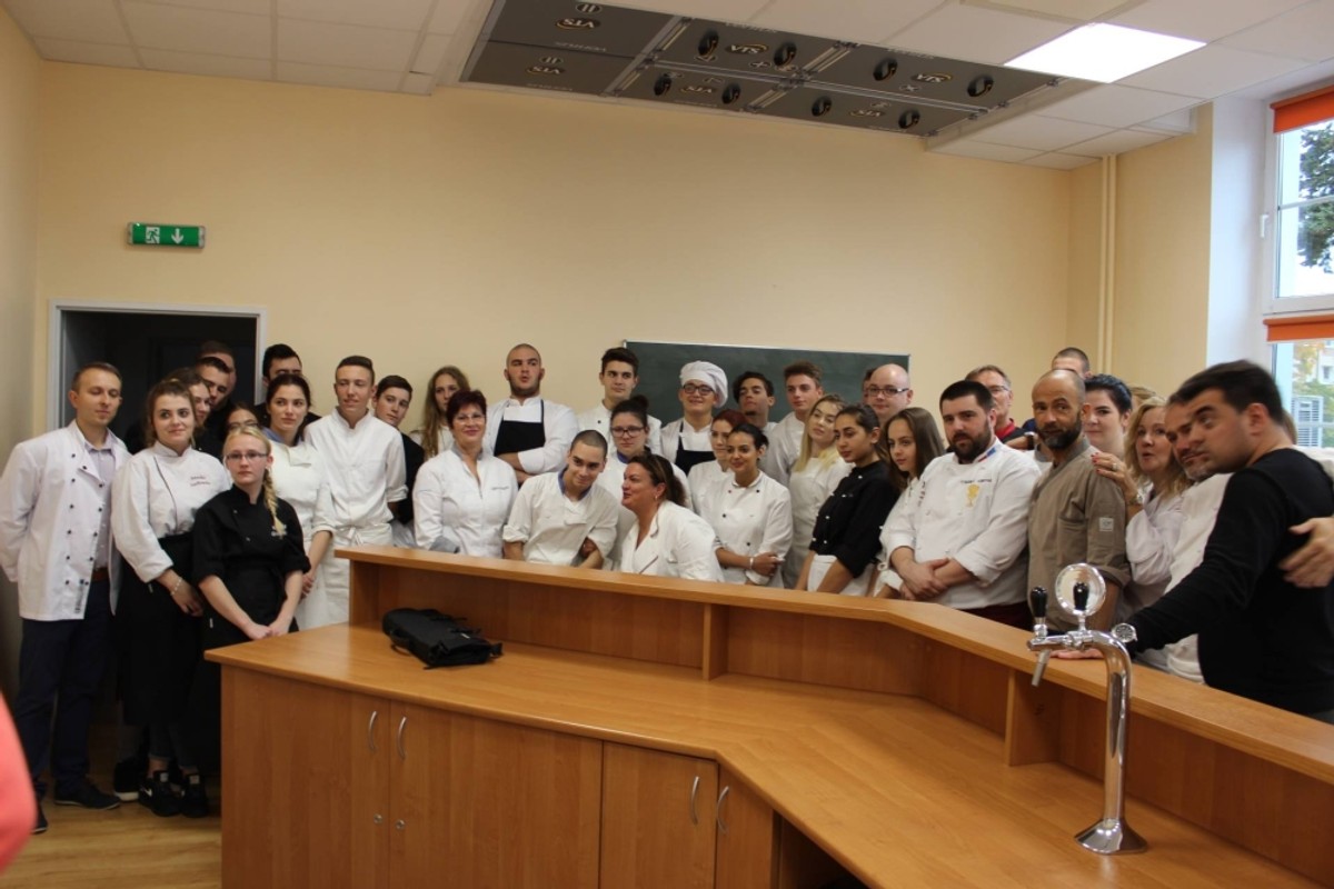 Turističko-ugostiteljska škola Split