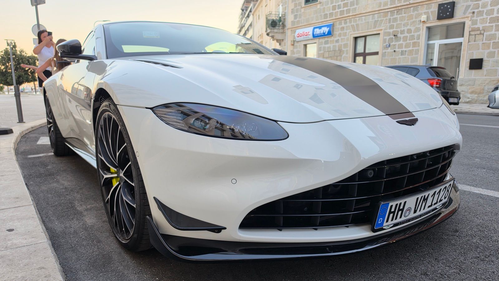 FOTO/VIDEO Splitom se provozao skupocjeni Aston Martin