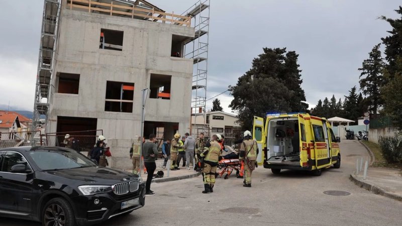 Vadili čovjeka iz građevinskog okna, pilali grane, otvarali vrata...