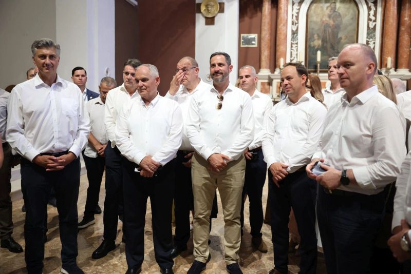 FOTOGALERIJA Svi putevi danas vode u Sinj: Pogledajte tko je stigao na Alku