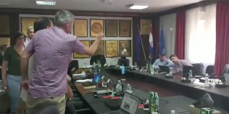 VIDEO Pogledajte svađu u Gradskom vijeću