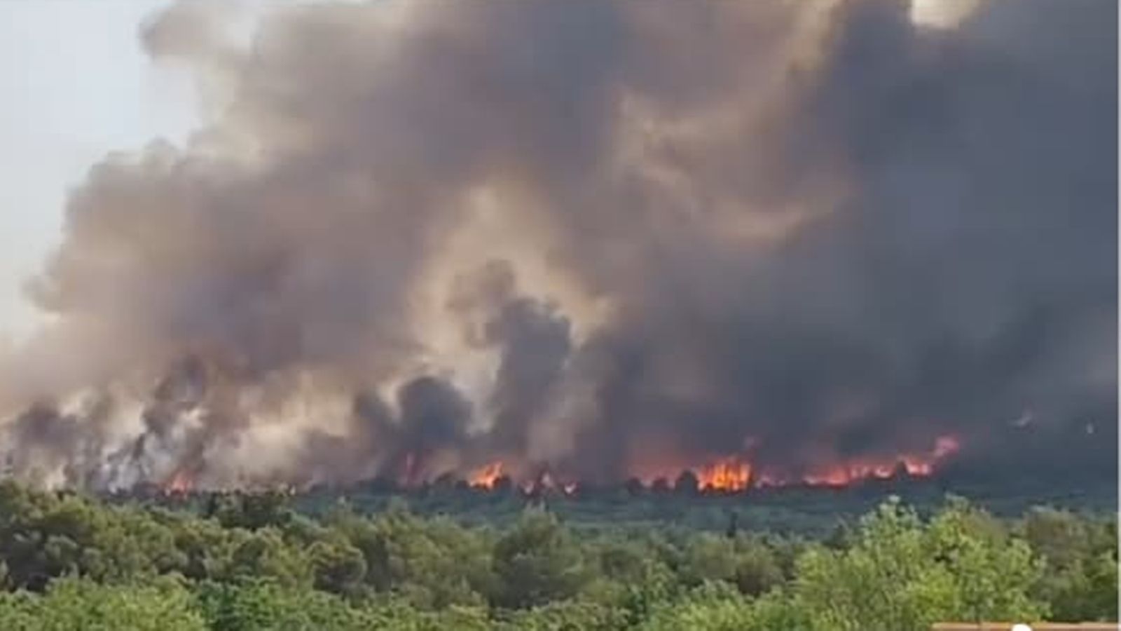 VIDEO Dva požara na šibenskom području: Kod Poda i dalje aktivno, Prokljan pod nadzorom