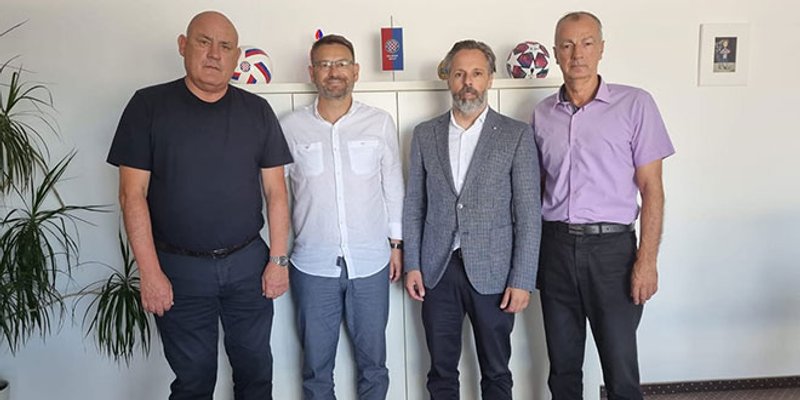 NA DAN UTAKMICE: Vodstvo Solina poželjelo Hajduku sreću u Europi!