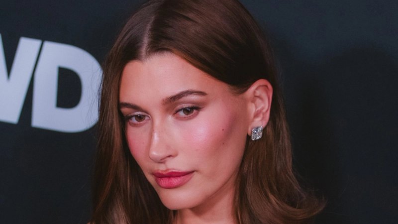 PLUS 18 Skinula sve za naslovnicu – Hailey Bieber iznenadila novim fotografijama