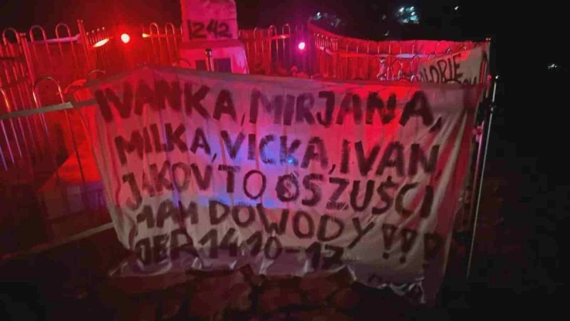 Kod Gospina kipa u Međugorju ostavljen transparent na poljskom jeziku: Evo što piše