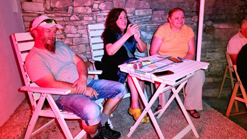 FOTOGALERIJA 'Tango leptira' spojio poeziju i glazbu pod zvijezdama na Drveniku Velikom