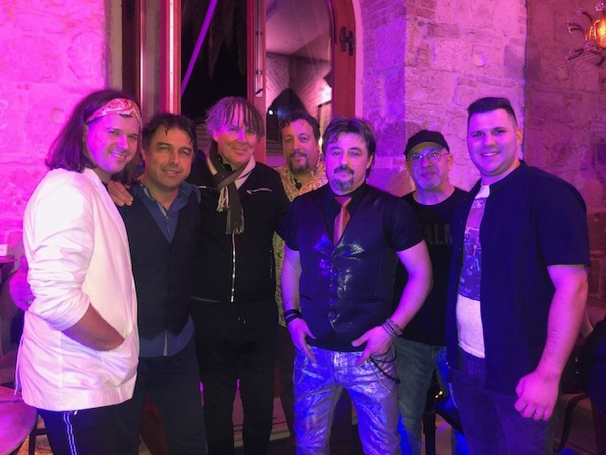 VIDEO Đoni Gitara: U 30 godina ostao sam vjeran pjesmi, gitari i frizuri