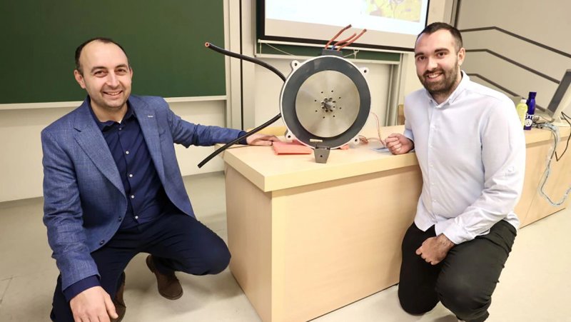 SVAKA ČAST Iz garaže u Otoku nastao aksijalni elektromotor nove generacije: 'Odlučili smo se odvažiti' 