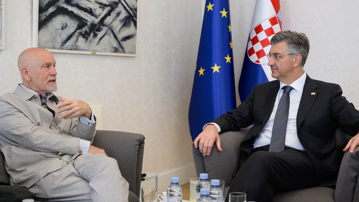 Premijer Plenković ugostio Johna Malkovicha u Banskim dvorima: Razgovor o kulturi, turizmu i hrvatskim korijenima — image 1