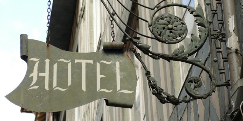 Direktor Svpetrvs hotela osuđen za neisplatu plaće