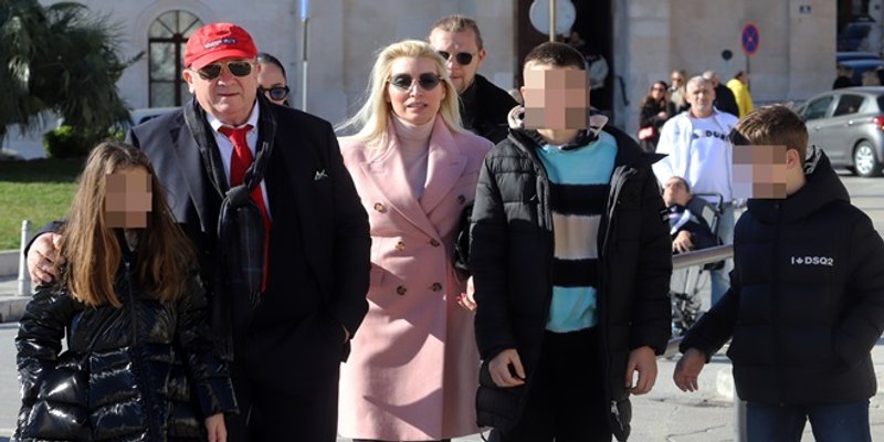 FOTO Na Rivi u šetnji i Željko Kerum sa suprugom i djecom