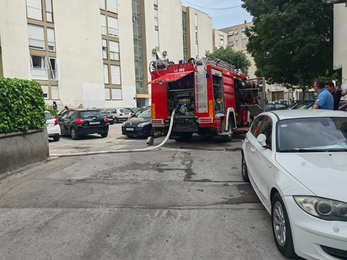 TRAGEDIJA U SMILJANIĆEVOJ: U požaru stana umrla žena