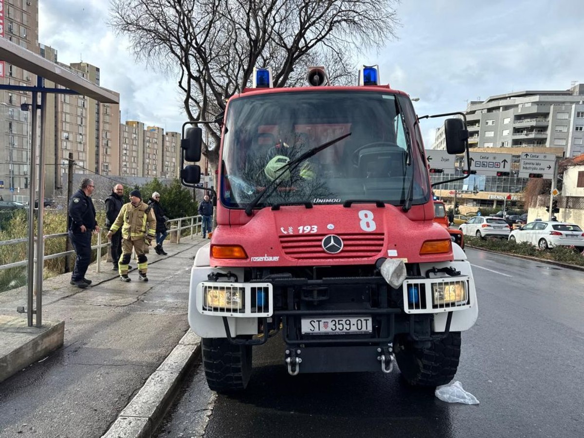 Požar na Mertojaku | foto: Veljko Martinović