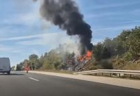 Automobil izletio s autoceste A1 i zapalio se, dvije osobe ozlijeđene