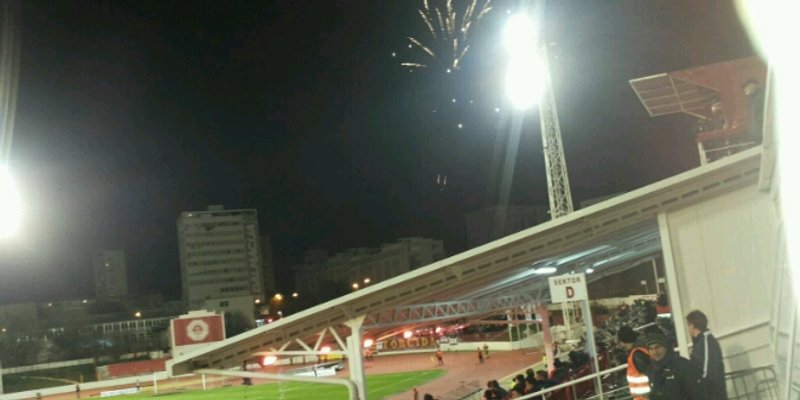 Torcida priredila vatromet i bakljadu na Parku mladeži