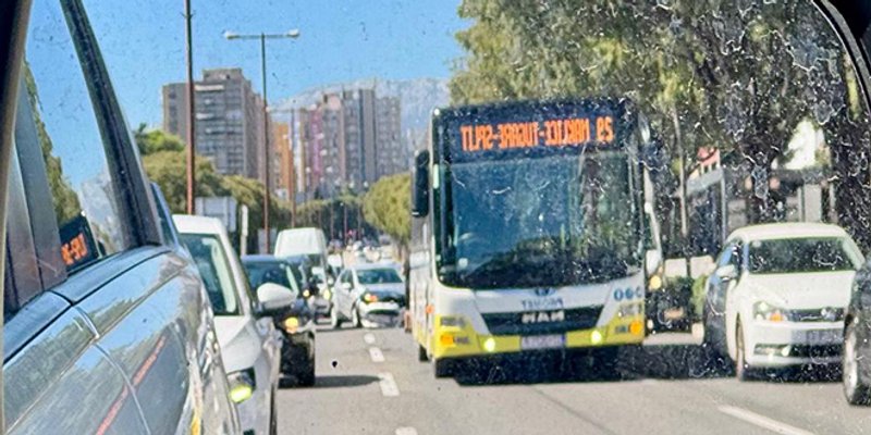Sudar auta i autobusa na Poljičkoj
