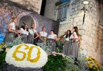 FOTOGALERIJA Ovacije, pokoja suza i povratak šampiona: Otvoren je 60. Omiški festival
