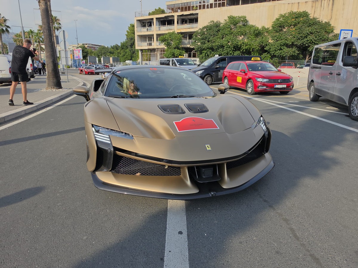 FOTO/VIDEO Ferrariji plijenili pažnju u Splitu, najskuplji košta čak pet milijuna eura