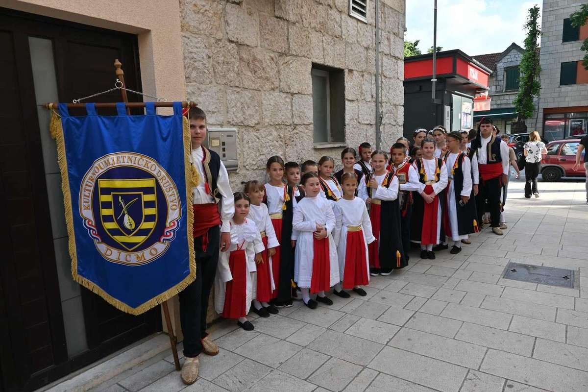 Smotra dječjeg folklora