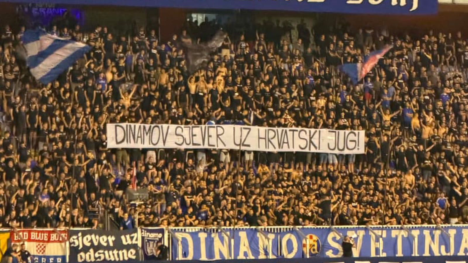 Dinamovi navijači razvili transparent
