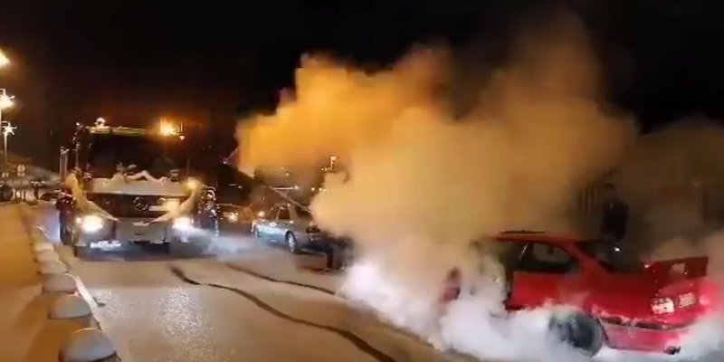 VIDEO: NISU NI PIREVI ŠTO SU NEKAD BILI  Mladenci stigli u kamionu