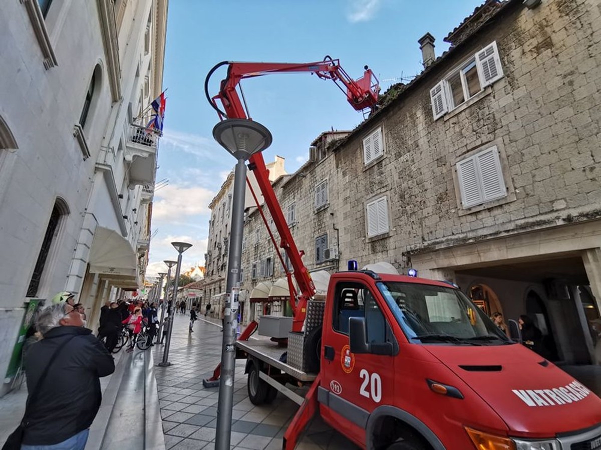 PRIJETILA ŠKURA Vatrogasci spriječili posljedice