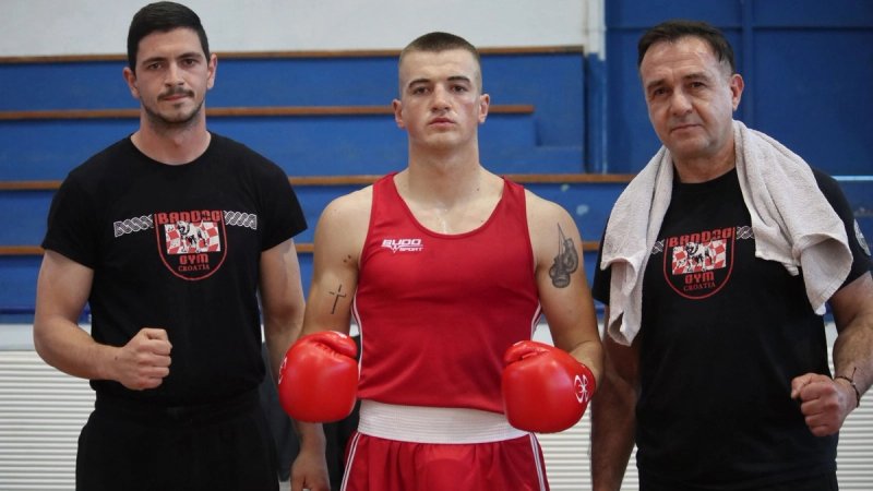 PRVENSTVO HRVATSKE Boksači zadarskih klubova uoči današnjeg polufinala osigurali minimalno pet brončanih odličja