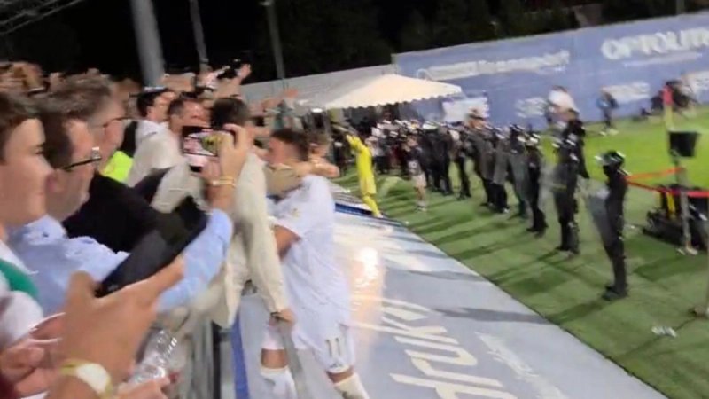 VIDEO: Kapetan Hajduka poslije velikog slavlja pošao u zagrljaj curi