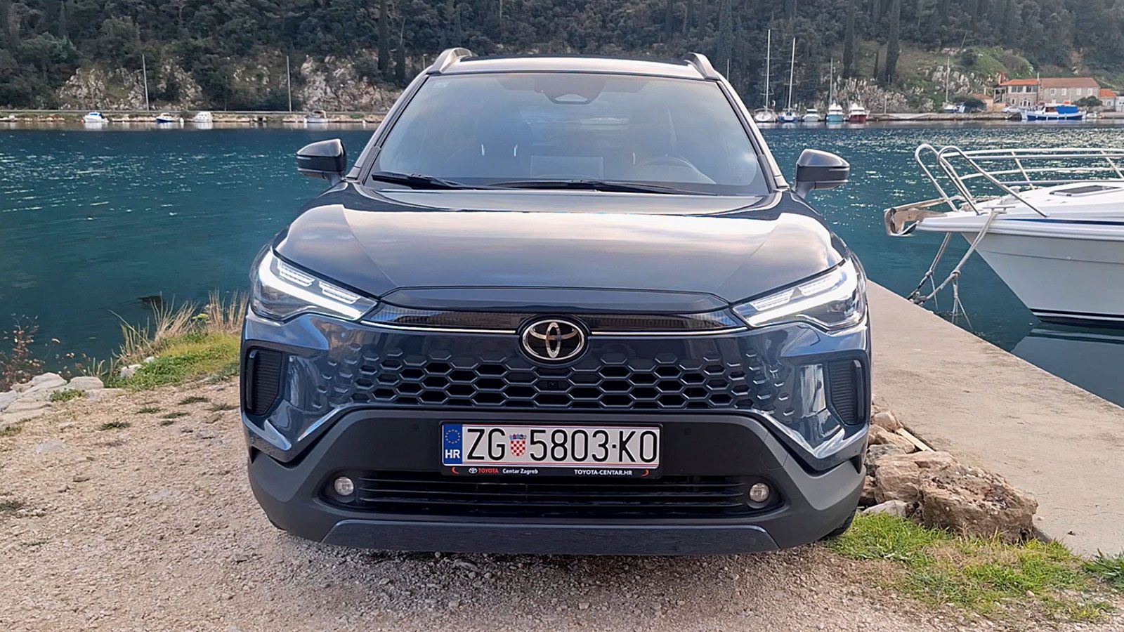 [TEST AUTA] Toyota Corolla Cross Executive 2.0: Struja je budućnost, ali ovaj pogon vlada danas