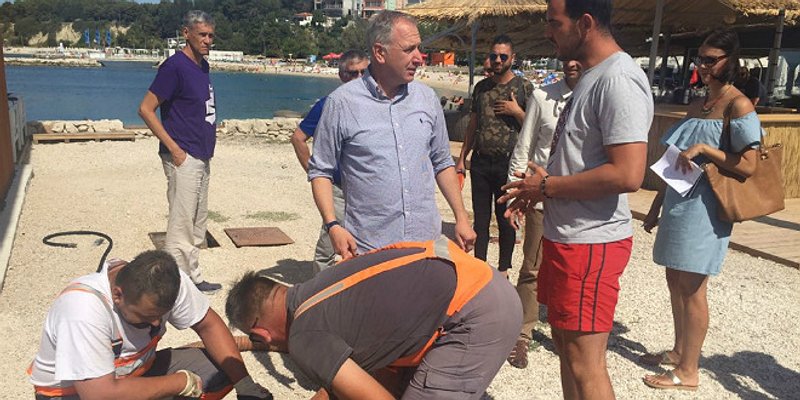 Kako je gradonačelnik skoro skočio u septičku jamu