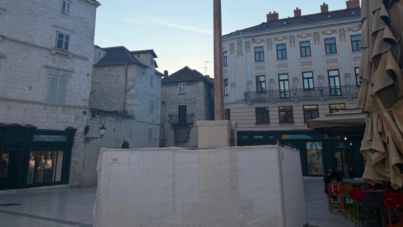 Vraća se štandarac: 'Radije ću biti 'mali čovjek' nego biti dio jata u kojem Puljak pjeva ustaške pjesme, a Ivošević hvali Hitlera'