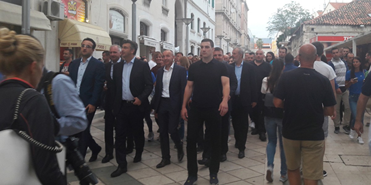 Završio HDZ-ov skup na Rivi na koji je došla i Torcida, pročitajte što se govorilo, pjevalo i vikalo