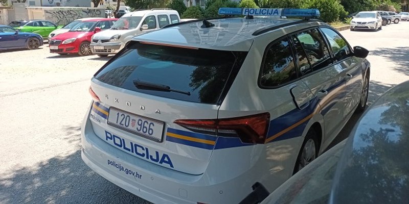 POGINUO PJEŠAK Policija traži očevice prometne nesreće u Kaštel Gomilici