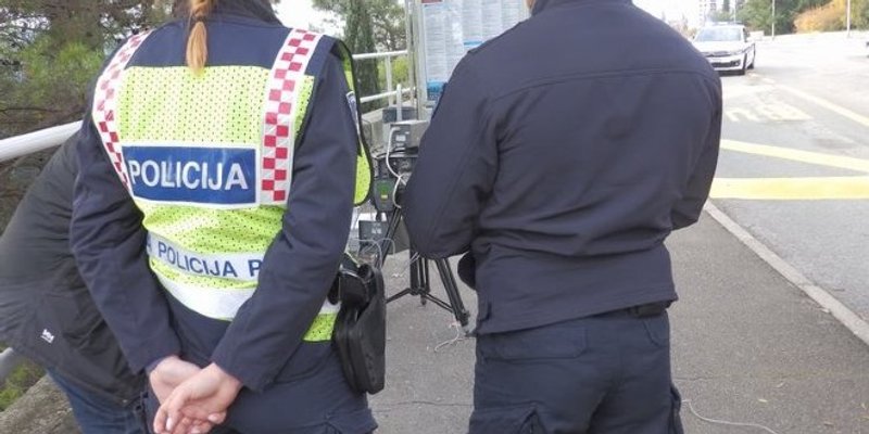 OD 1. STUDENOG Ne zaboravite na automobilu upaliti svjetla, kazna je 300 kuna