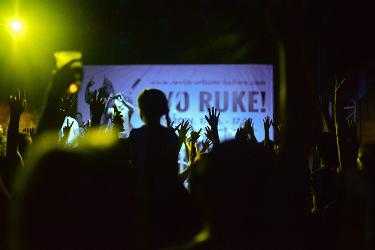 Evo Ruke | Maja Gijevski