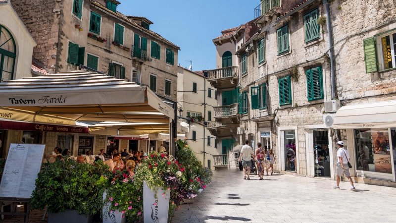 Zaustavljanje 'bijelih papira' na izlozima? Poticaj kafićima koji zimi ne zatvaraju vrata