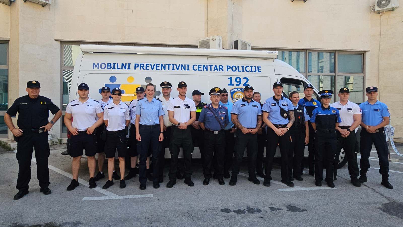 Strani policajci ponovno stigli u Split, slovački službenik nasmijao novinare: 'Nego šta'