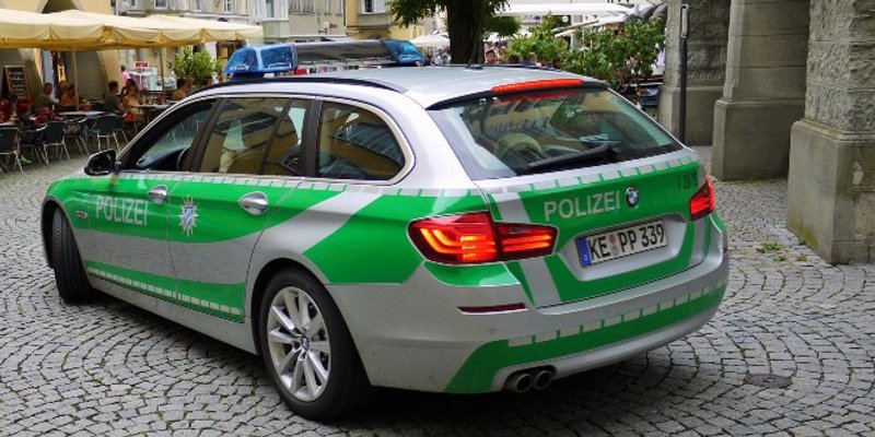 STRAVA U NJEMAČKOJ Nožem nasrnuo na ženu i četvero djece, najmlađe ima tri godine