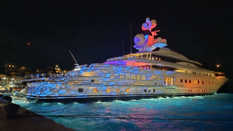 FOTO/VIDEO Abramovičeva bivša jahta stigla pred Korčulu, vrijedna je čak 160 milijuna eura