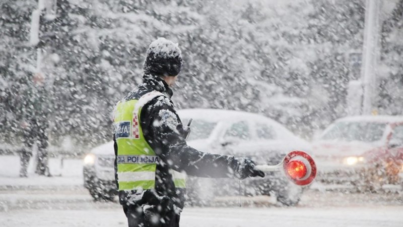 policija snijeg