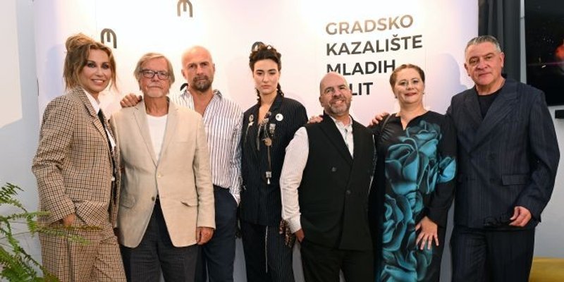 FOTOGALERIJA Pogledajte koga smo sve 'uhvatili' na premijeri predstave 'Lutkina kuća, dio drugi'
