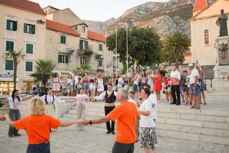 FOTOGALERIJA Umjetnost, glazba i novi gastro doživljaji skrivene Makarske u sklopu Maestraela