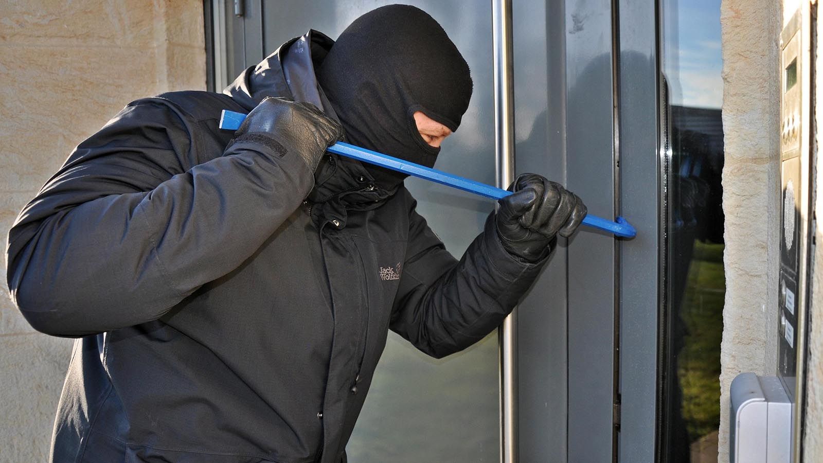 POLICIJA UPOZORAVA Smanjite mogućnost provale u svoj dom i vozilo