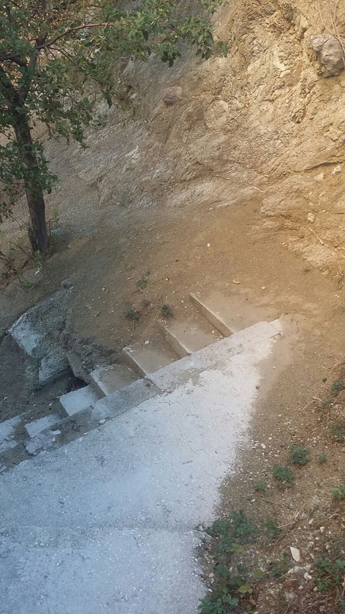 Gudić odgovorio Baldasaru: Gradonačelniče, je li Vas sram što djeca s Pujanki idu u školu kozjim putevima i rade tjelesni među automobilima?