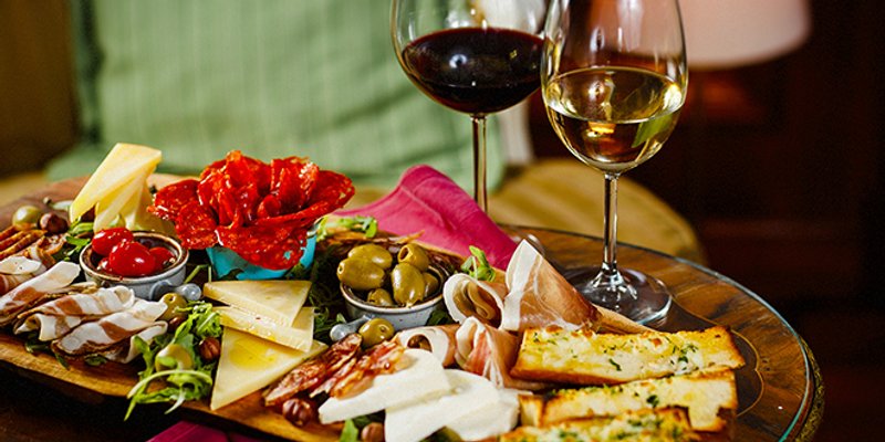 Restoran & kavana Lvxor daruje svoje sugrađane i sugrađanke za Božić ove subote...