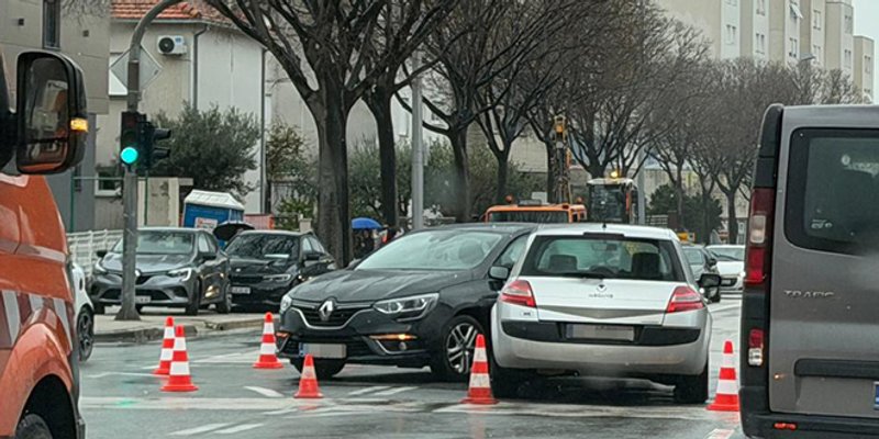 Sudar dva auta u Splitu, jedna osoba ozlijeđena
