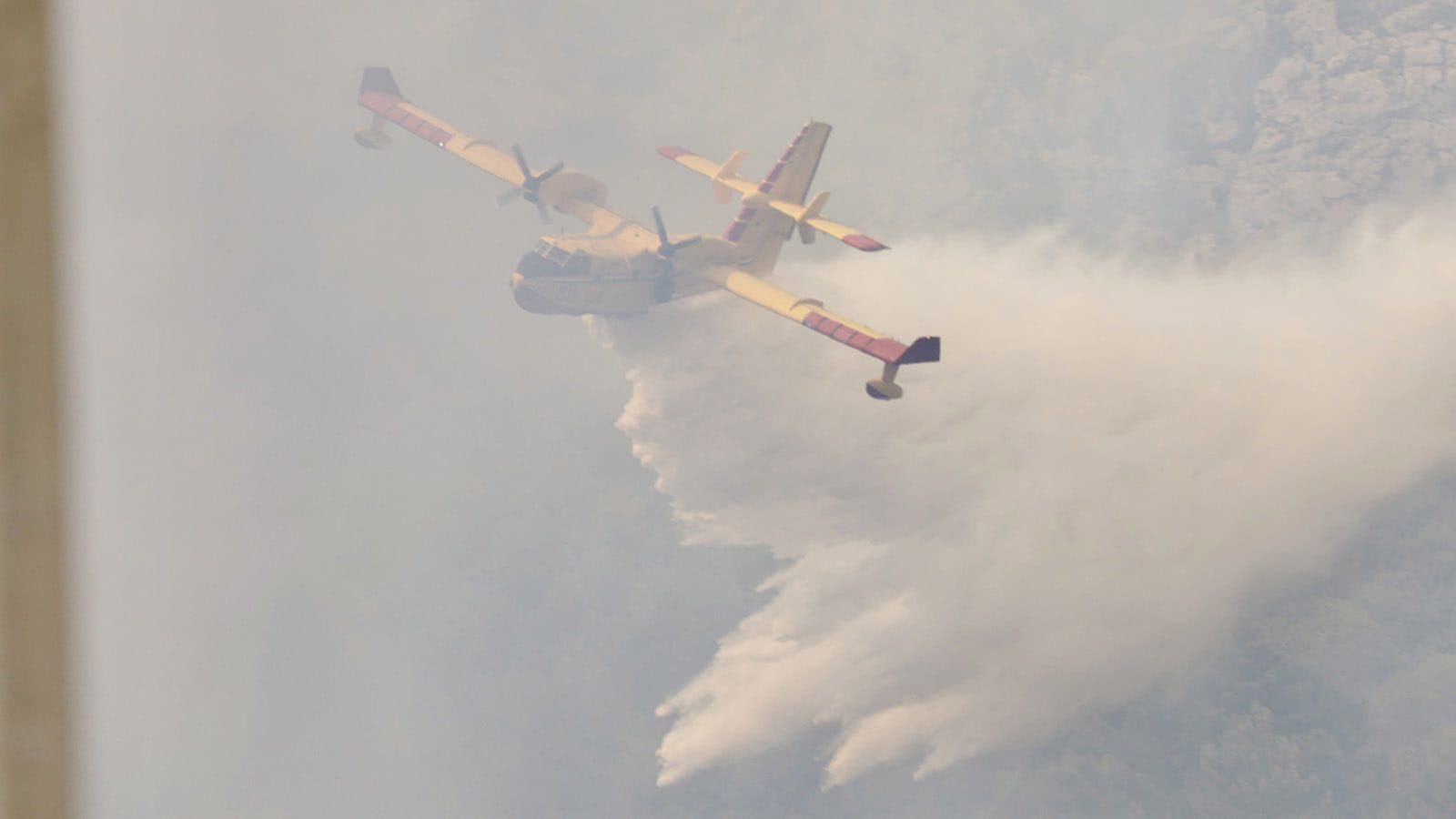 Ponovno gori kod Omiša, vatra prijeti Svinišću i Podašpilju